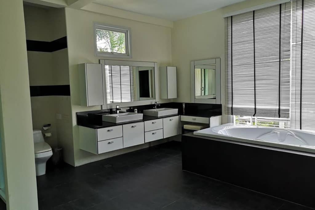 4 Bedroom Villa Kamala Beach Phuket Buitenkant foto