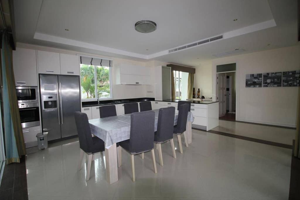 4 Bedroom Villa Kamala Beach Phuket Buitenkant foto