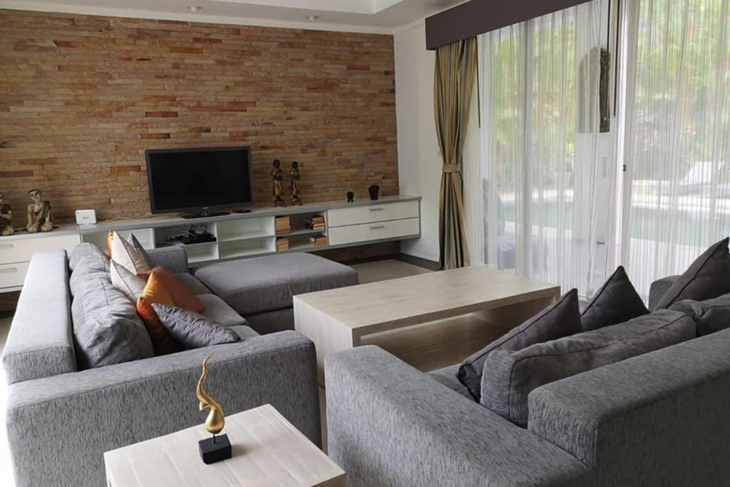 4 Bedroom Villa Kamala Beach Phuket Buitenkant foto